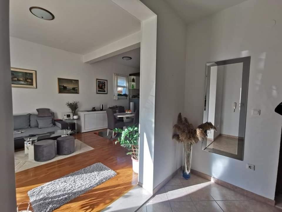 Apartman Kapovic Kaštela Esterno foto